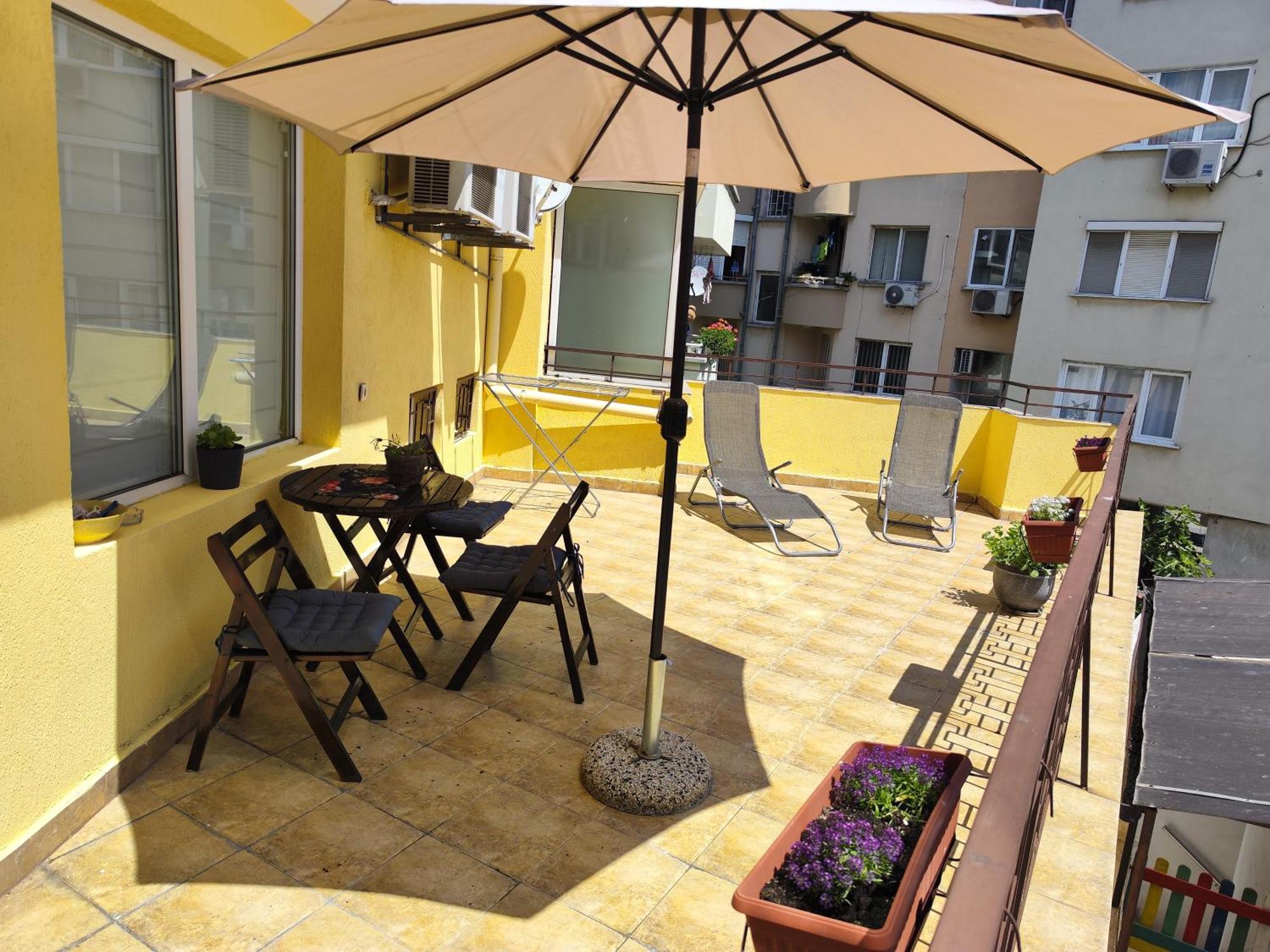 Art Apartment Kiril And Metodi Square Burgas City Exterior foto