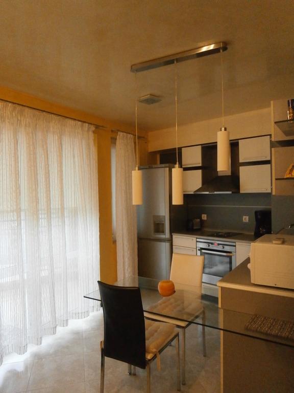 Art Apartment Kiril And Metodi Square Burgas City Exterior foto