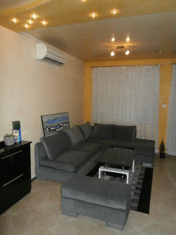Art Apartment Kiril And Metodi Square Burgas City Zimmer foto