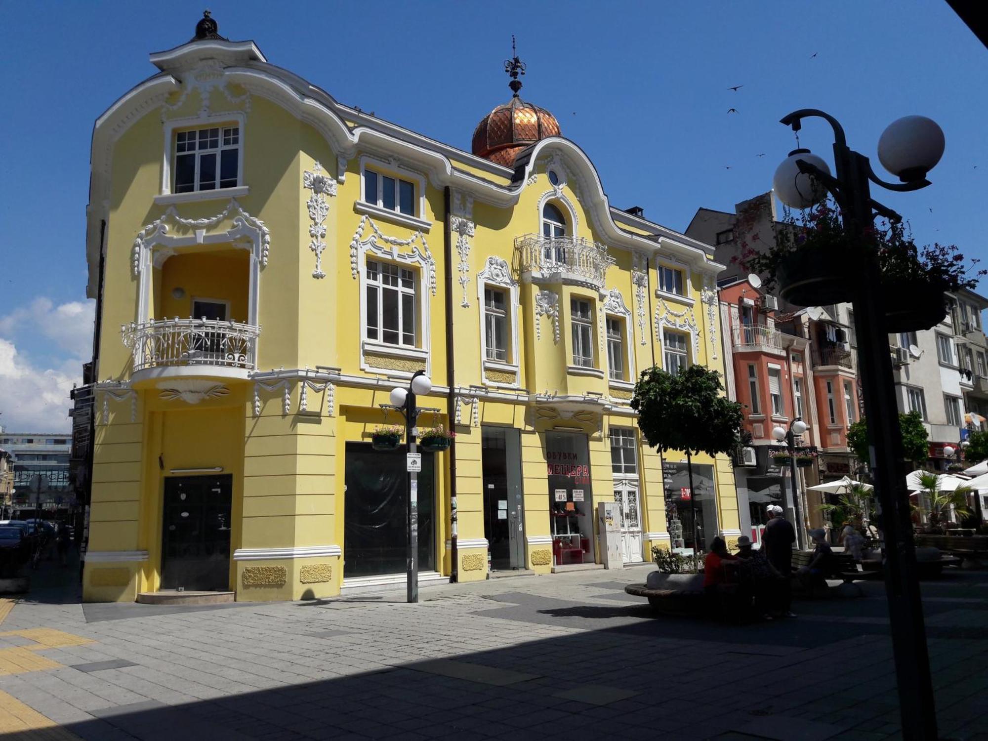 Art Apartment Kiril And Metodi Square Burgas City Exterior foto
