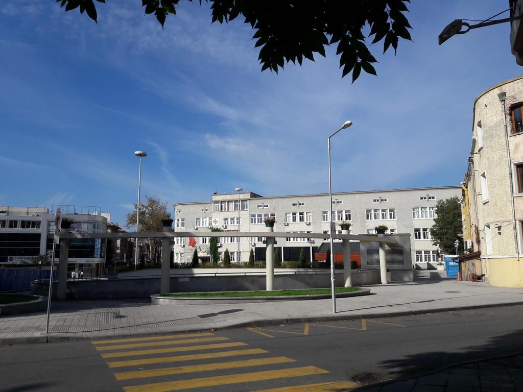 Art Apartment Kiril And Metodi Square Burgas City Exterior foto